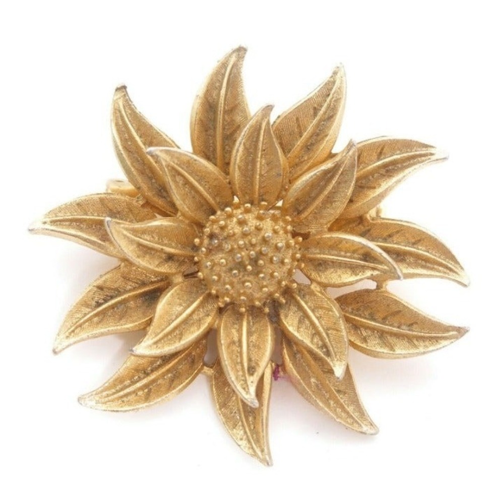 VINTAGE TIERED GOLD FLOWER BROOCH